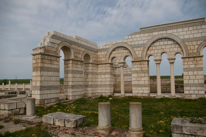Кръщене в Плиска създава инвалиди