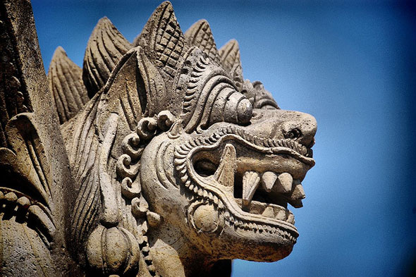 Човешкият характер захранва Злото