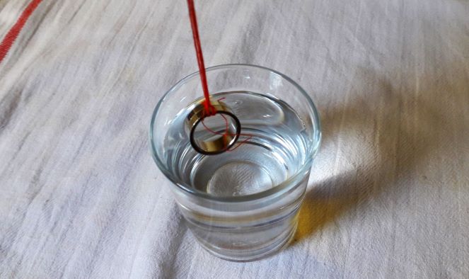 Ритуал за влюбване говори с мъртвите