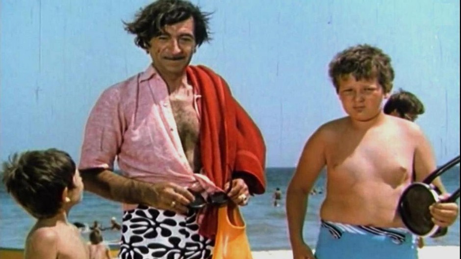 С дете на море