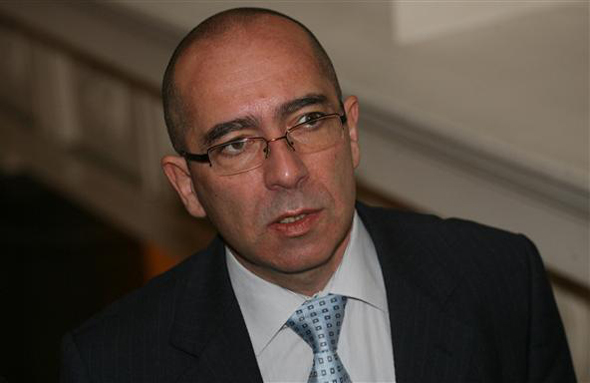 Министър Константинов - поредният неподходящ