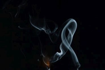 Угаснала свещ гаси чувства