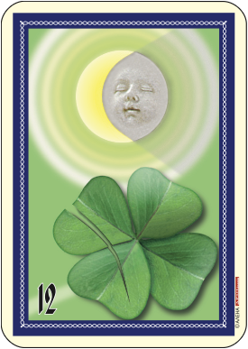 Луна и наранена детелина